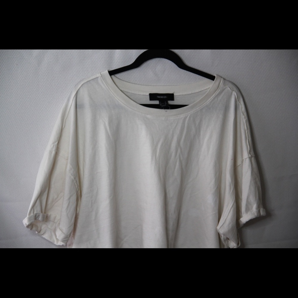 Cropped F21 Tee